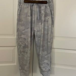 Nike womens dri fit jogger sweat pants with light camo print